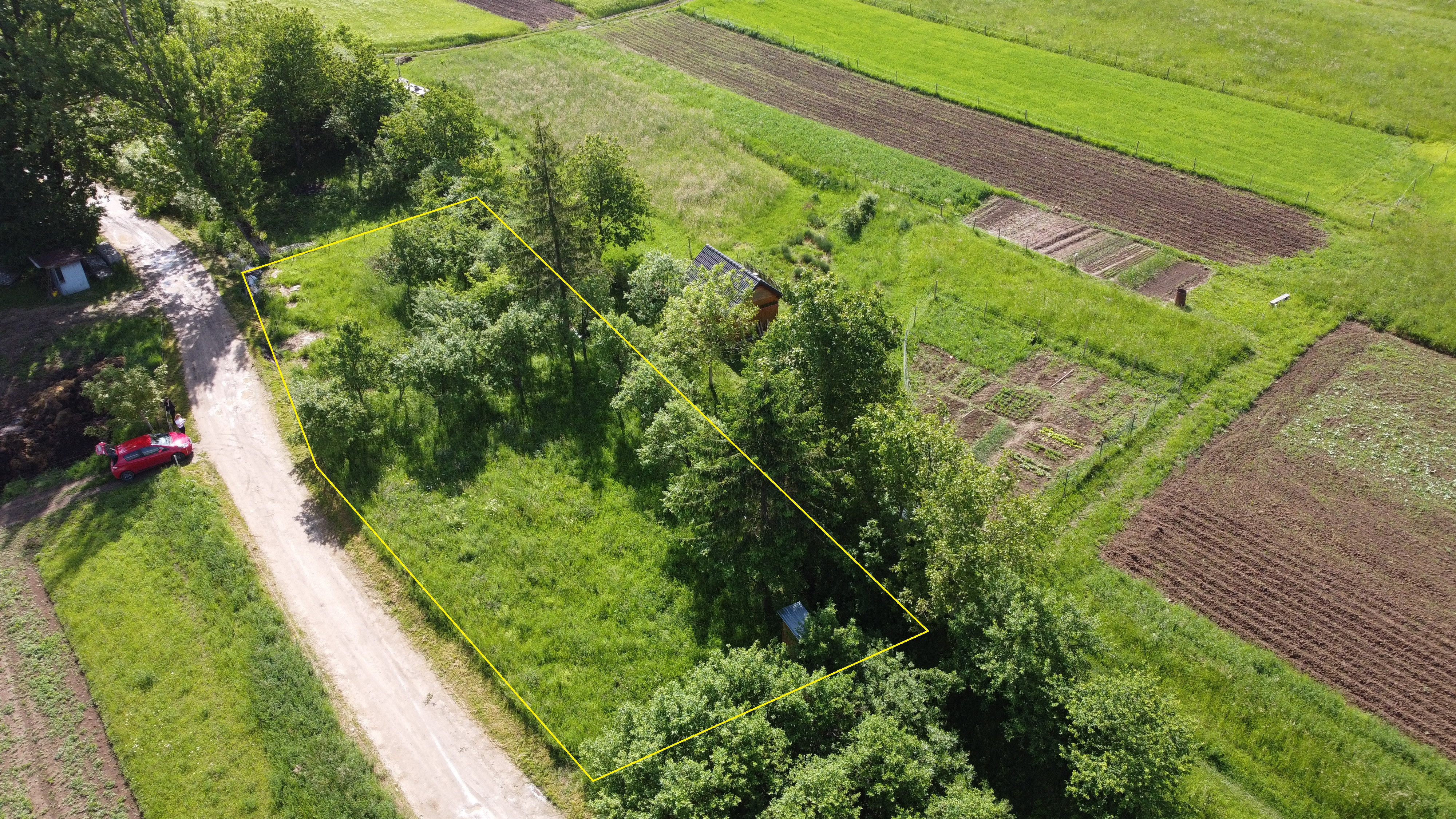 Na predaj záhrada o výmere 713 m2 v obci Ďurčiná, Rajec, okr. Žilina