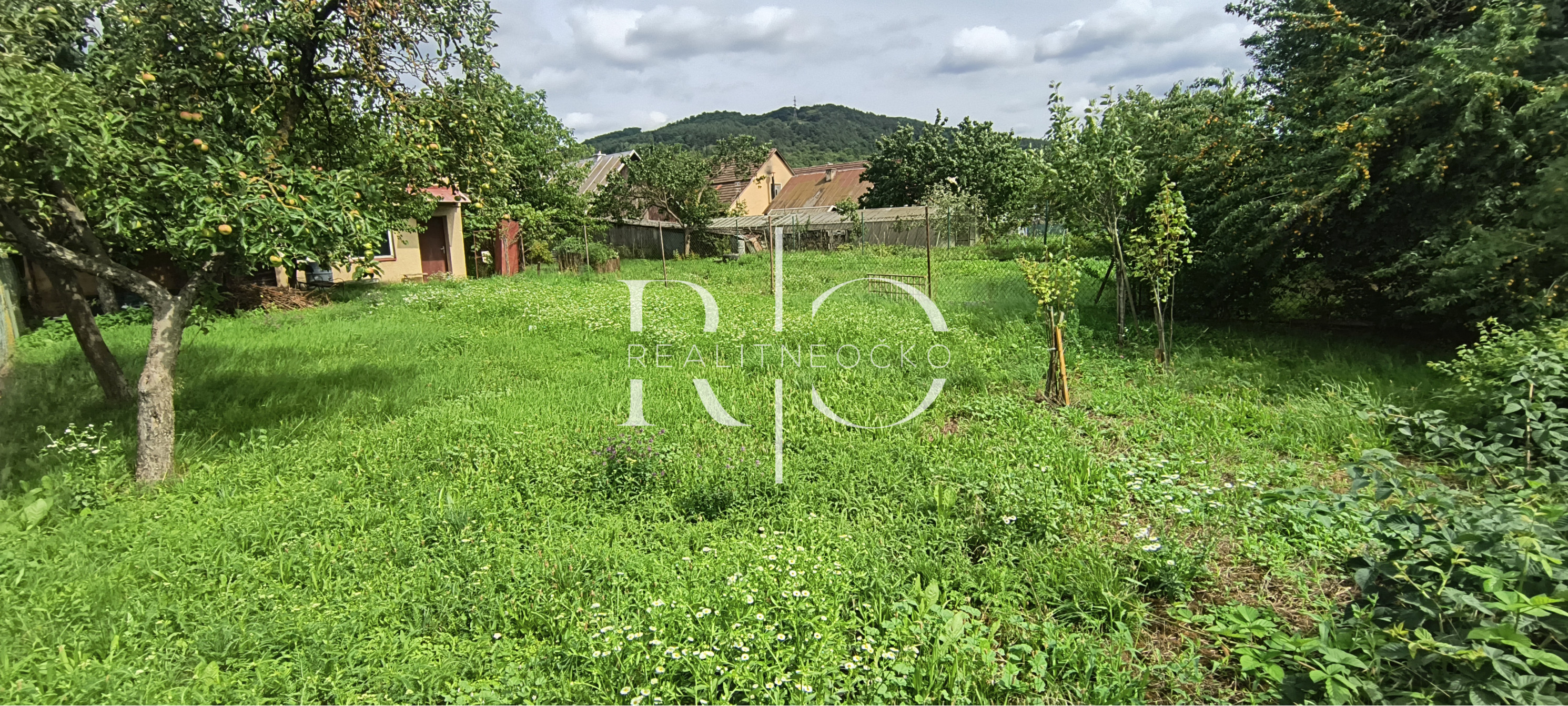 Stavba + pozemky na predaj v obci Košeca, okr. Ilava