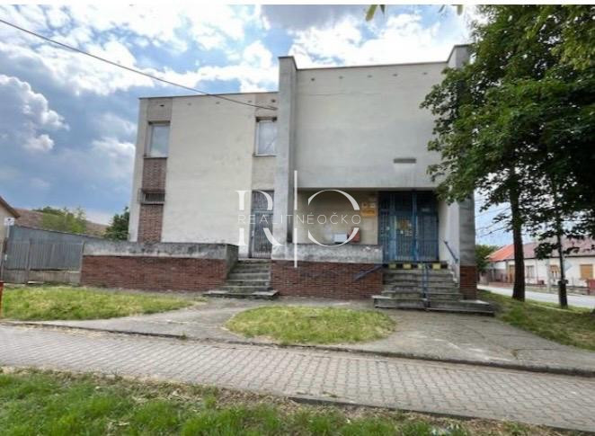 NA PREDAJ - Polyfunkčná budova Farná okr. Levice