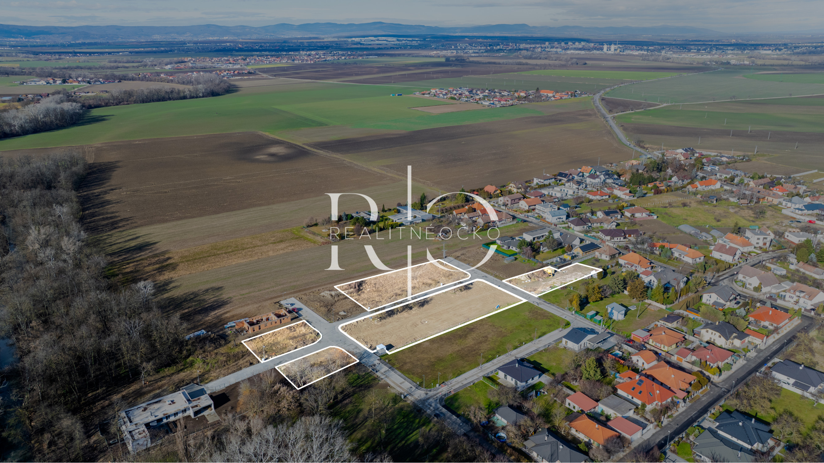 Predaj stavebné pozemky v novej časti  obce Hrubý Šúr-Senec