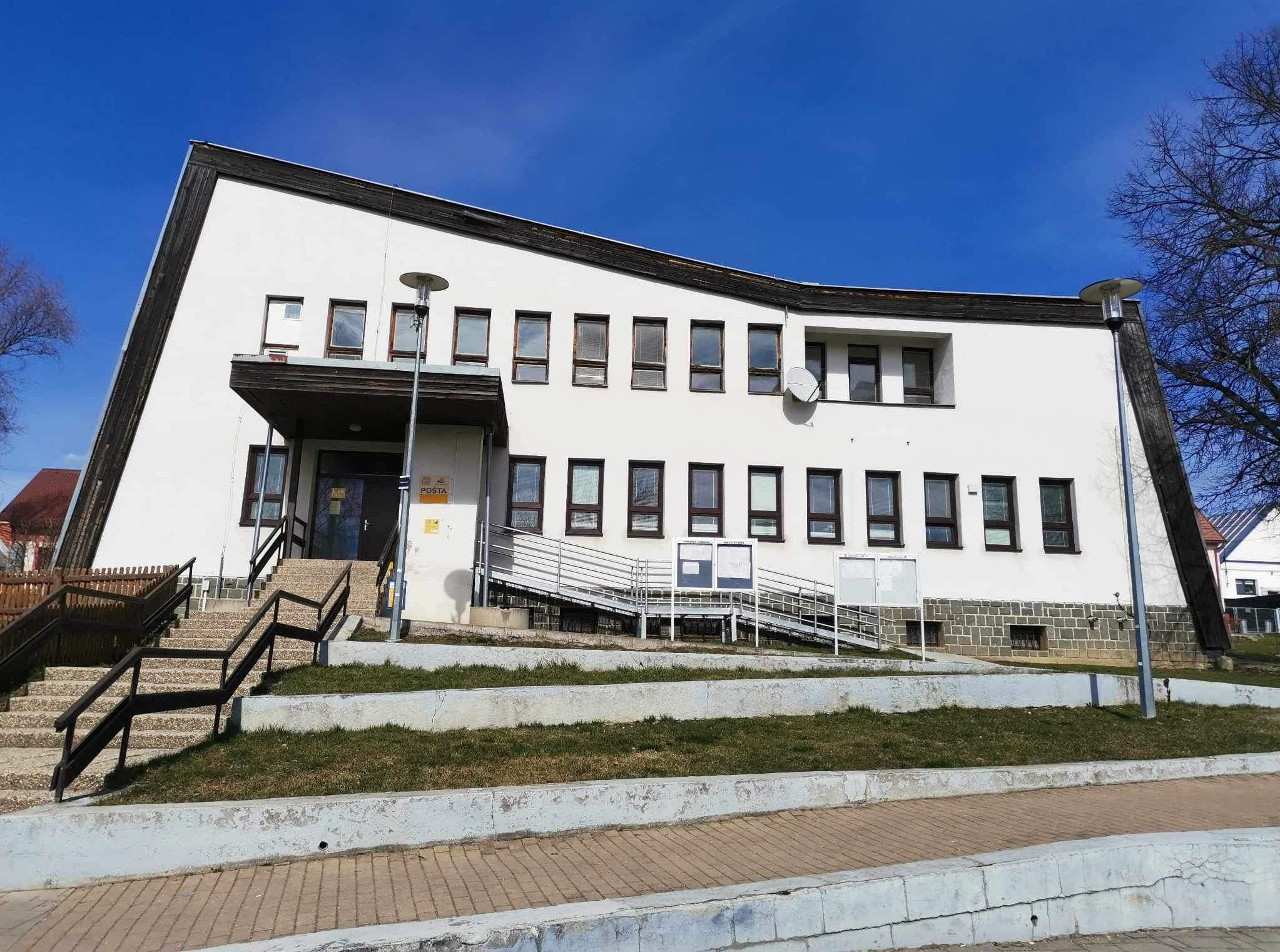 Na predaj 2 - podlažný objekt + pozemok v obci Štrba