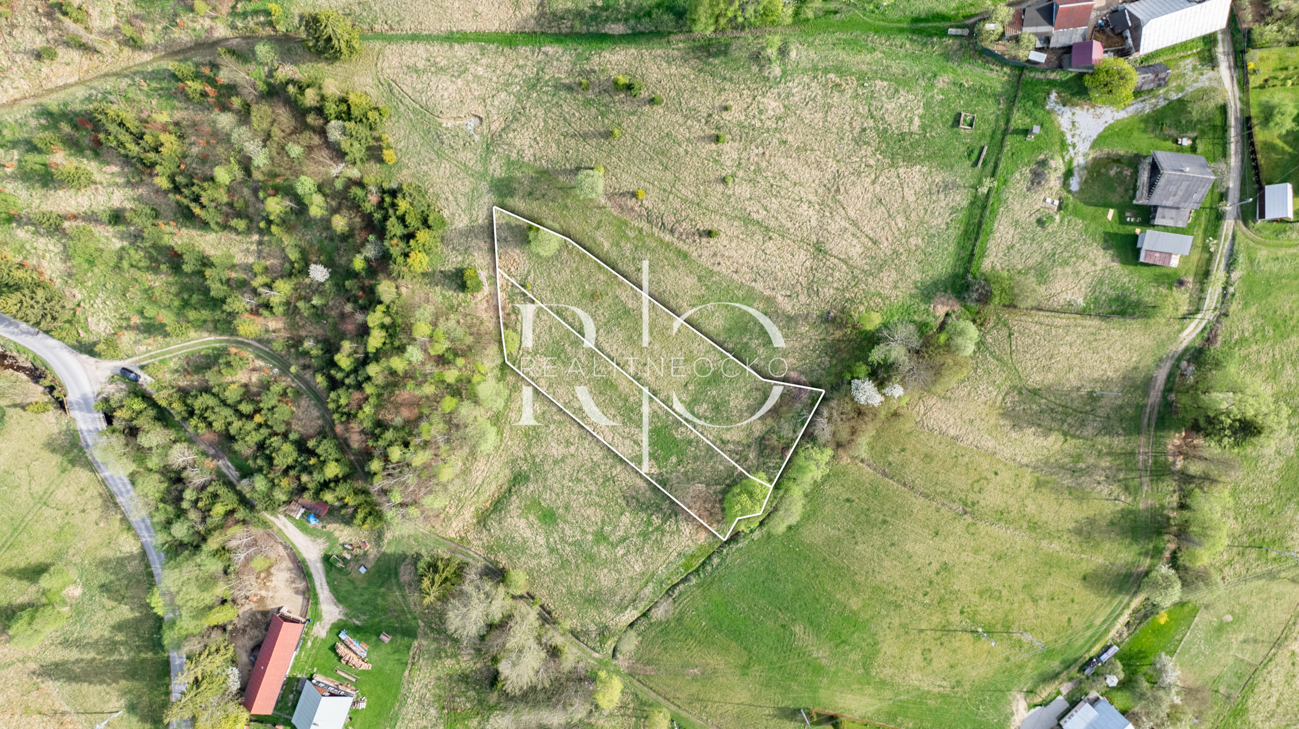 Na predaj dva investičné pozemky v obci Oščadnica, Čadca